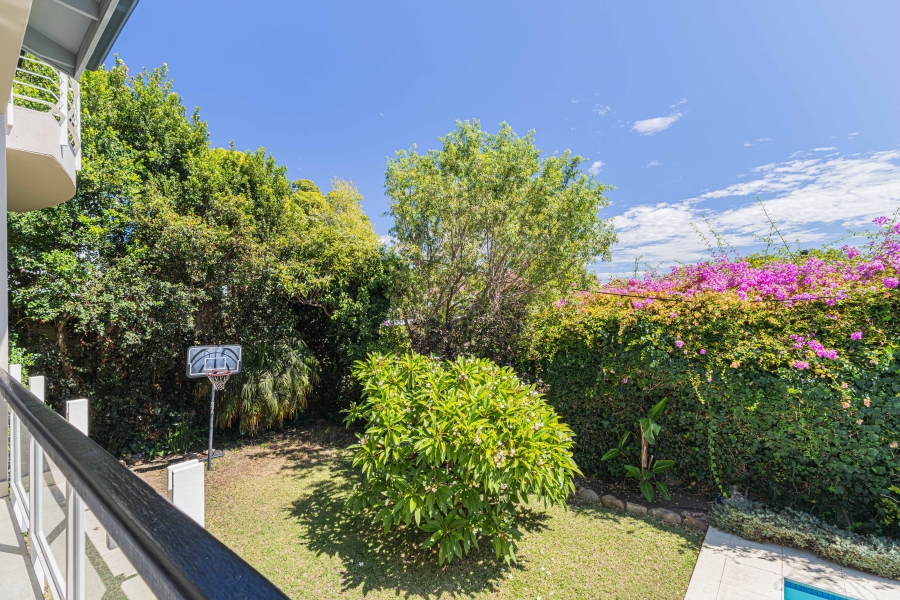 4 Bedroom Property for Sale in Fresnaye Western Cape